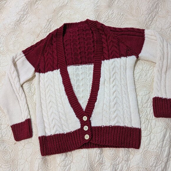 Hand knit cable cardigan maroon and white - Picture 12 of 14